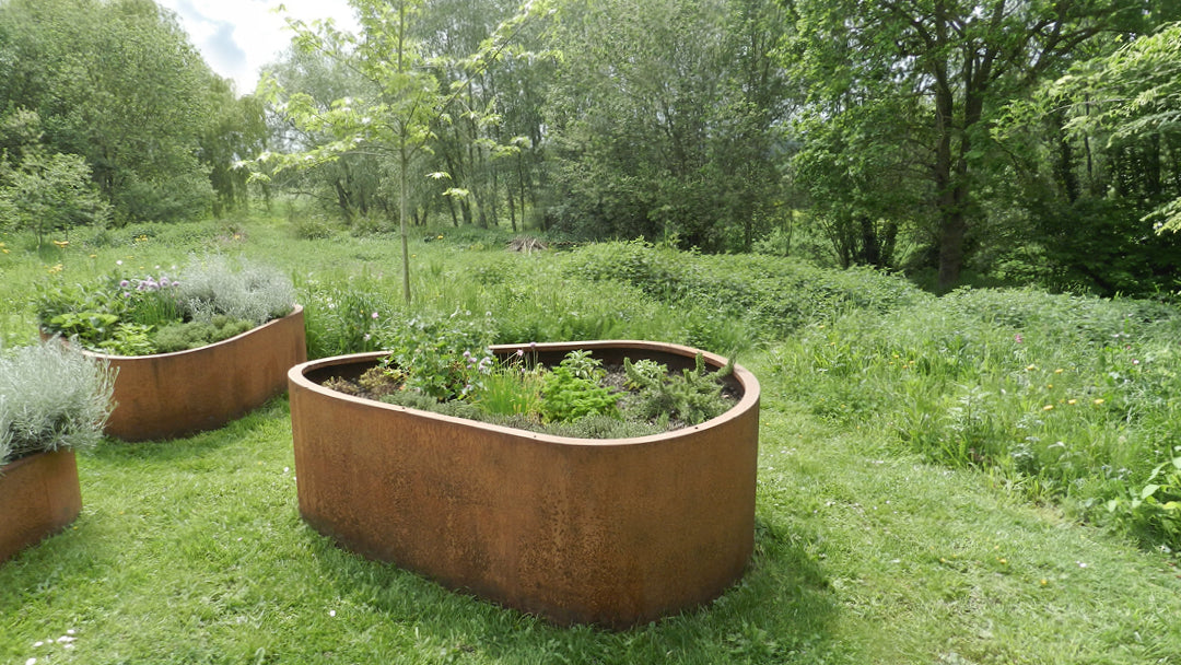 Cortenstaal plantenbak groot met organisch design