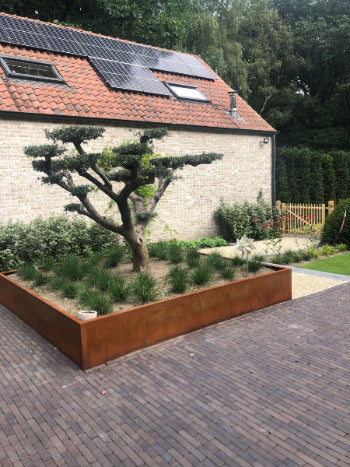 Roestkleurige moestuinbak