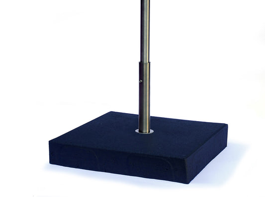 Stevige antracietkleurige betonnen standaard met roestvrijstalen huls voor montage van vogelhuisjes.