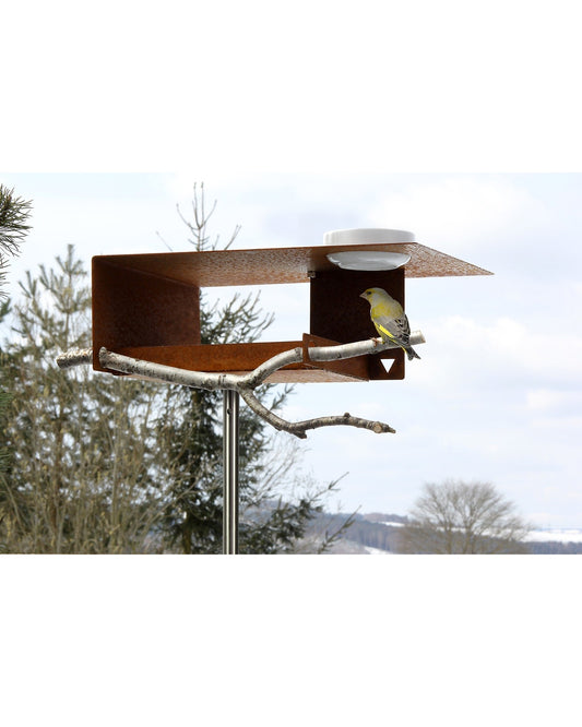 Modern vogelhuis met drinkschaal