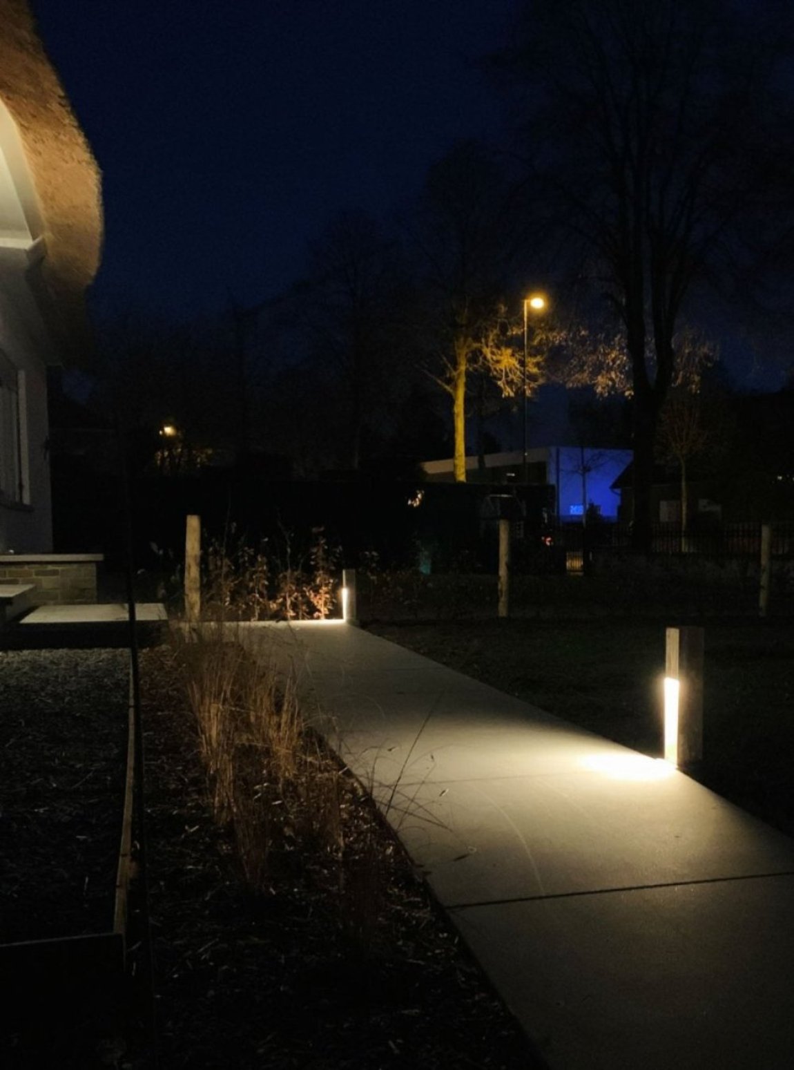 Verlichting langs tuinpad