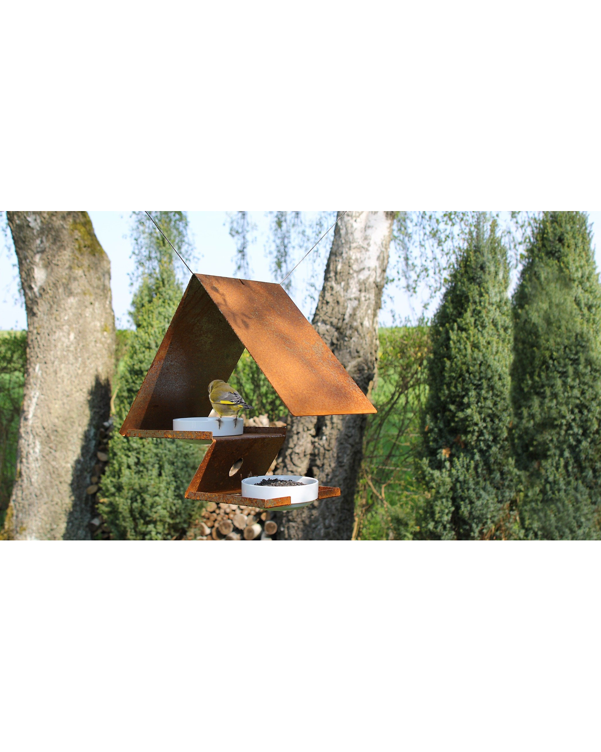 Huisje voor vogels in cortenstaal